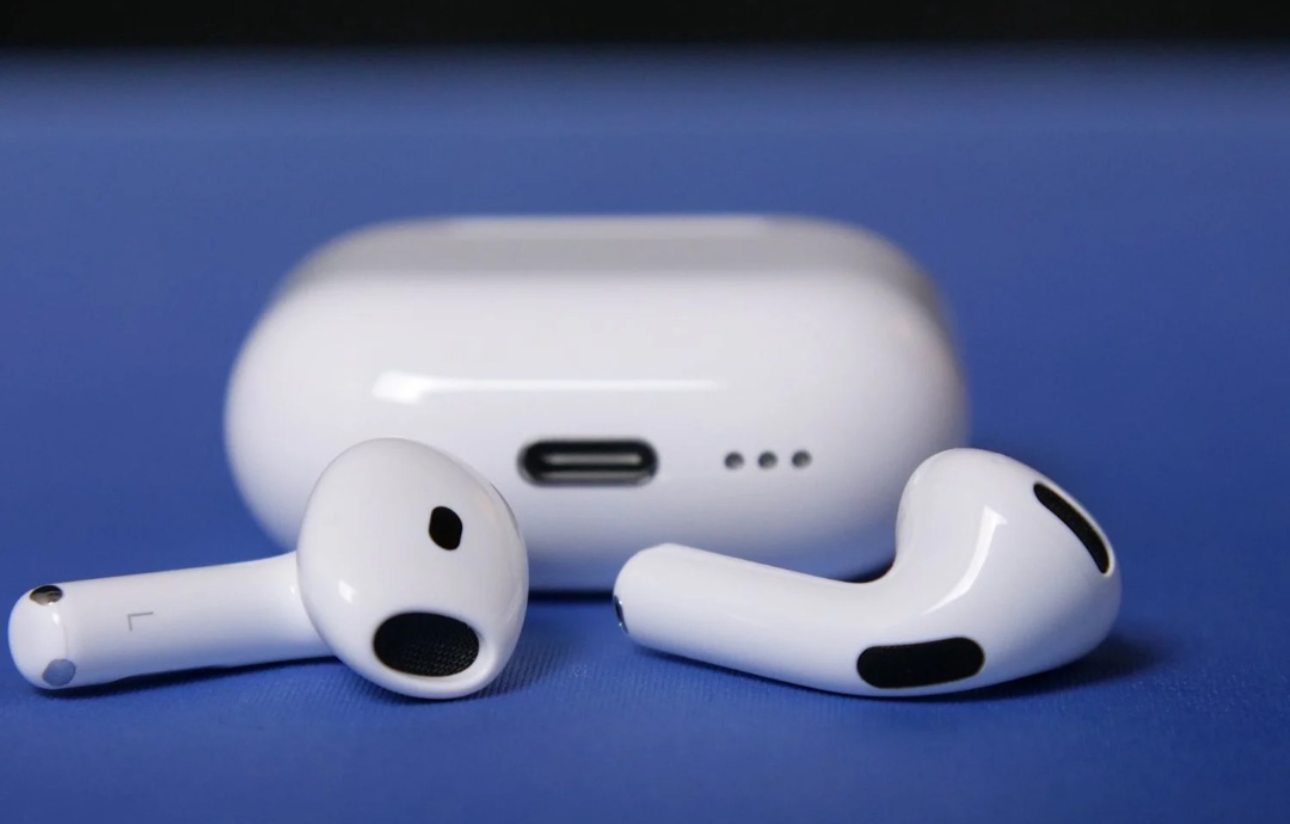 AirPods 4 thumbnail 3